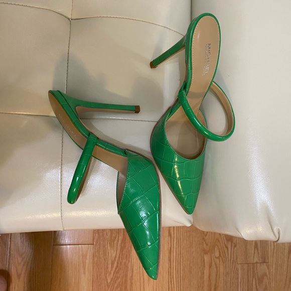 Michael Kors Green Mules - Picture 5 of 9